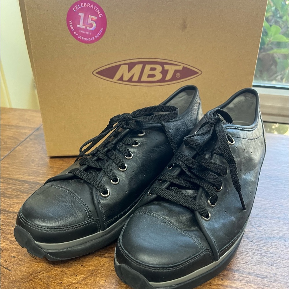 Like NEW MBT Women's Nafasi Black Leather  Toning Walking Shoes US sz. 9-9.5